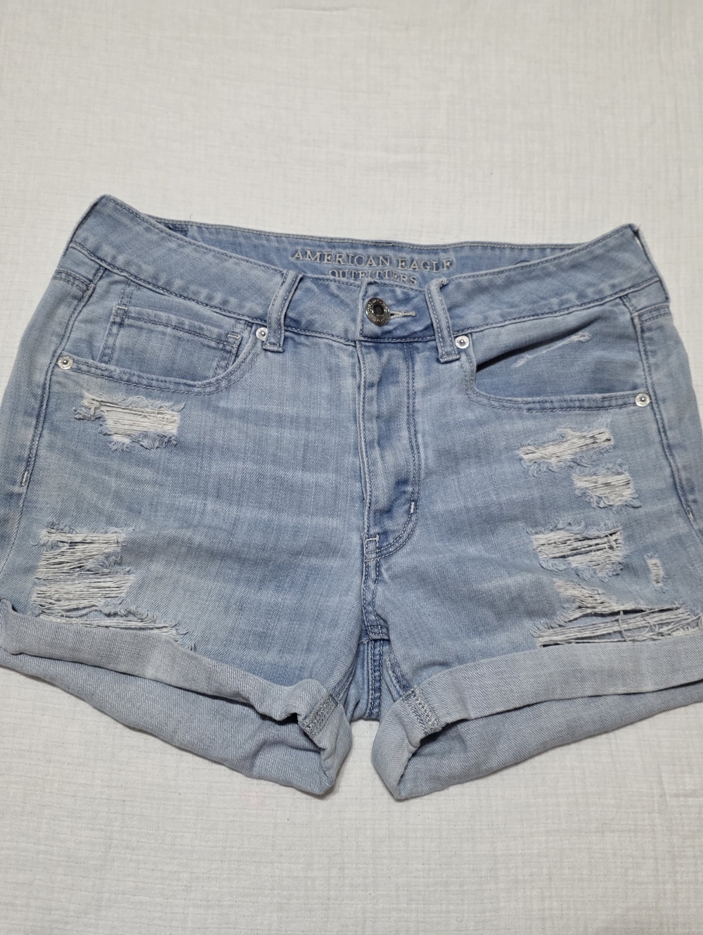 American Eagle Women’s Ripped Blue Jean Shorts Tomgirl Stretch Size 6